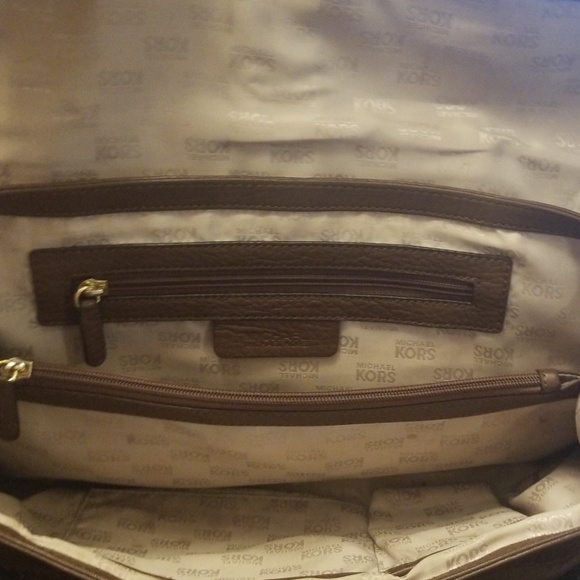 Michael Kors medium satchel - Picture 6 of 8